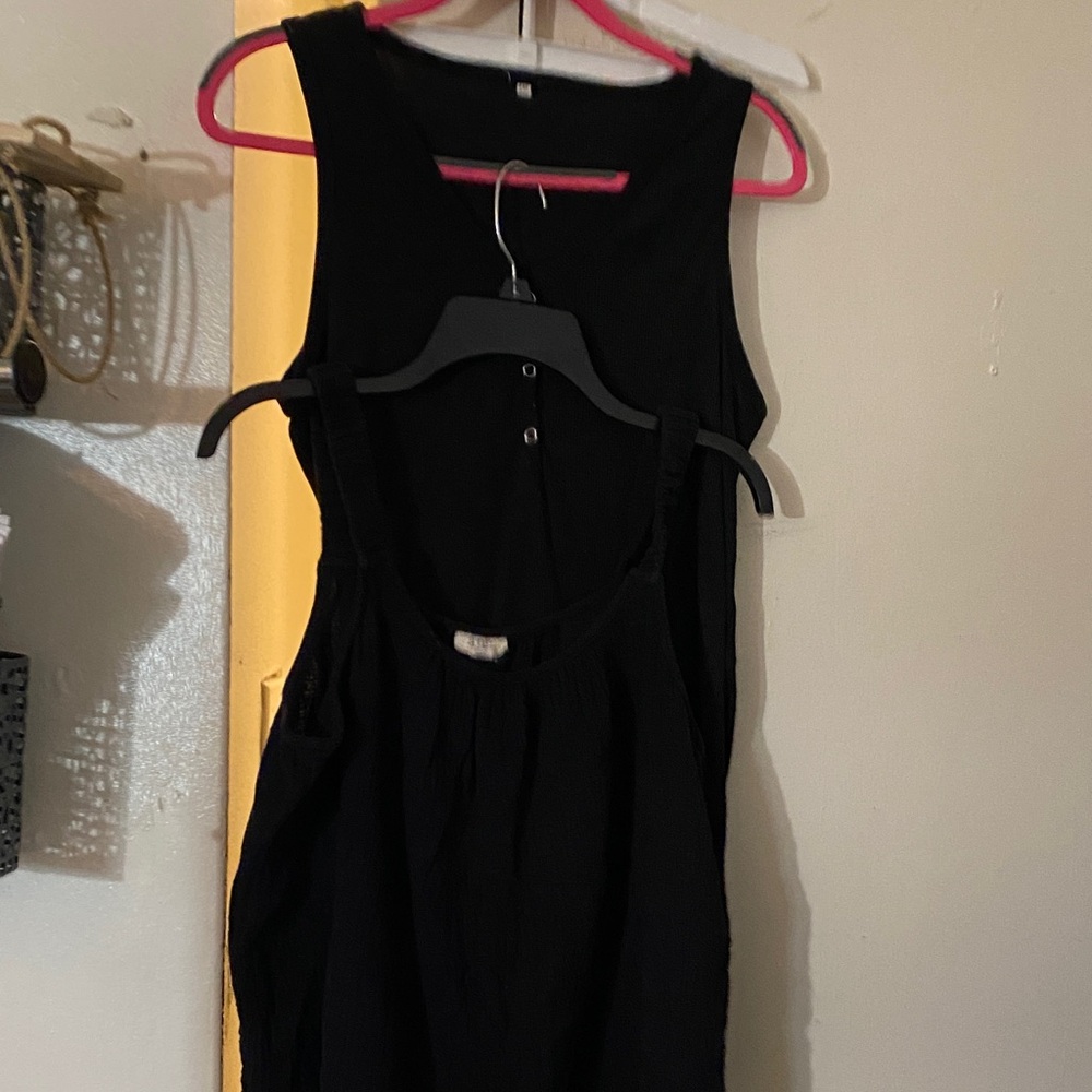 Elegant Black Sleeveless Dress